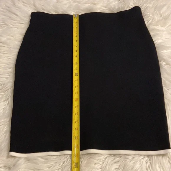 EXPRESS SKIRT SIZE XL brand new with tags length 23” waist 36” elastic - Picture 6 of 8